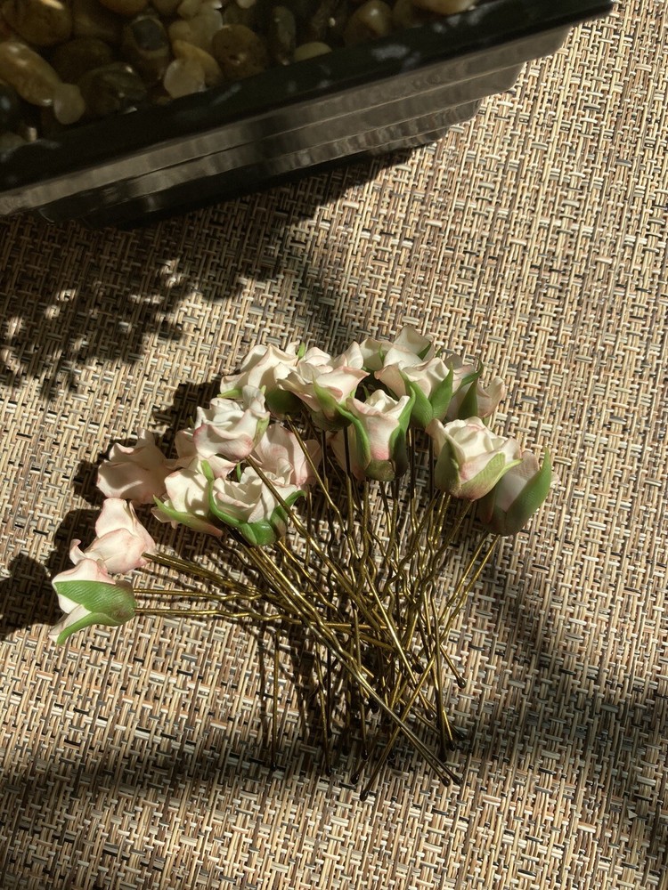 Flora Hair Accessories for Women / Girls. 17 pieces.