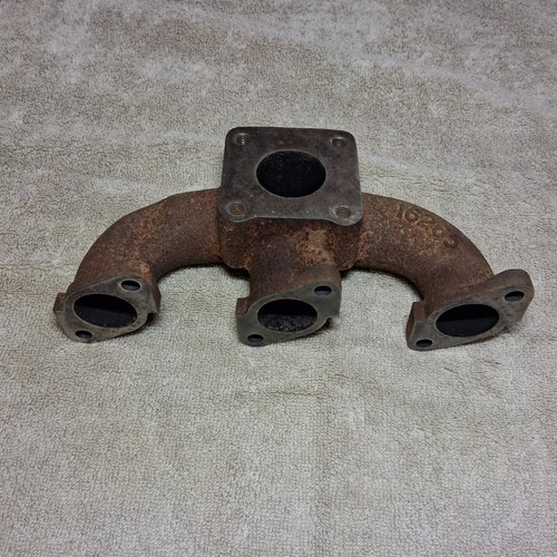 Kubota D1305 Exhaust Manifold D1305-EF03