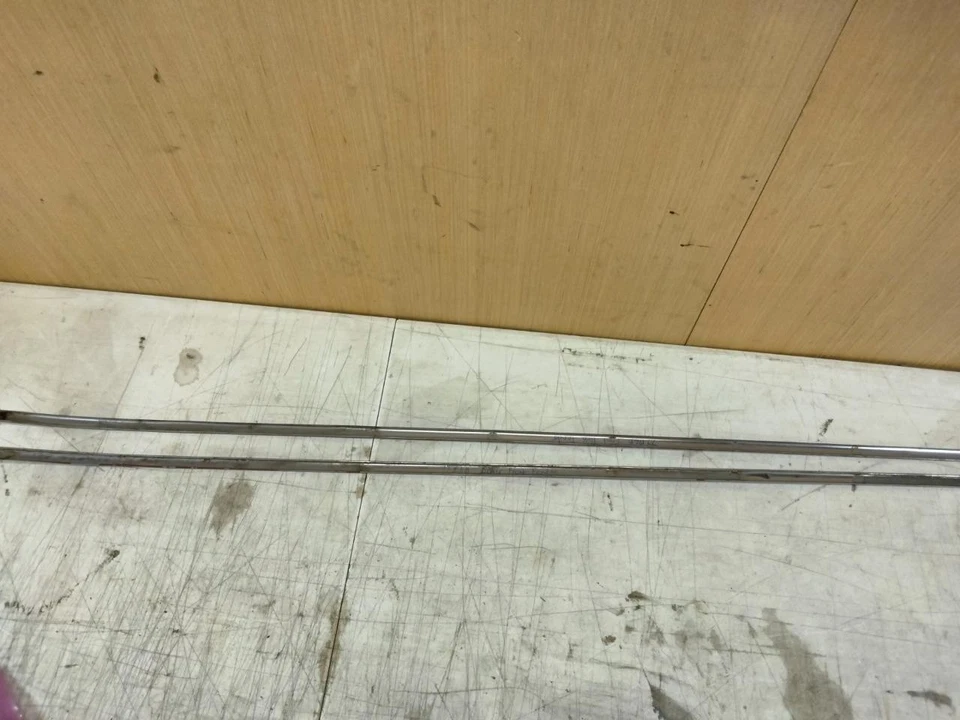 1962 to 1980 MG MGB Front Fender Molding Trim Right and Left Sides Lot A - Image 3 of 4