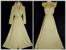 Vintage Loungewear Rare Unique Tiny Pleats Lingerie Nightgown Peignoir Robe Set