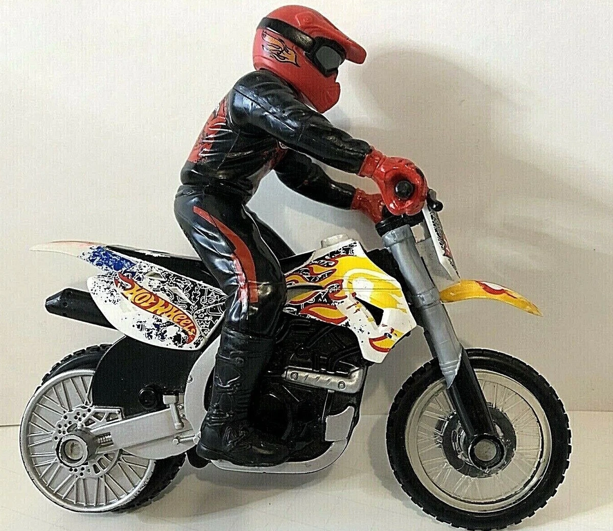 Hot wheels dirt sale bike with rider