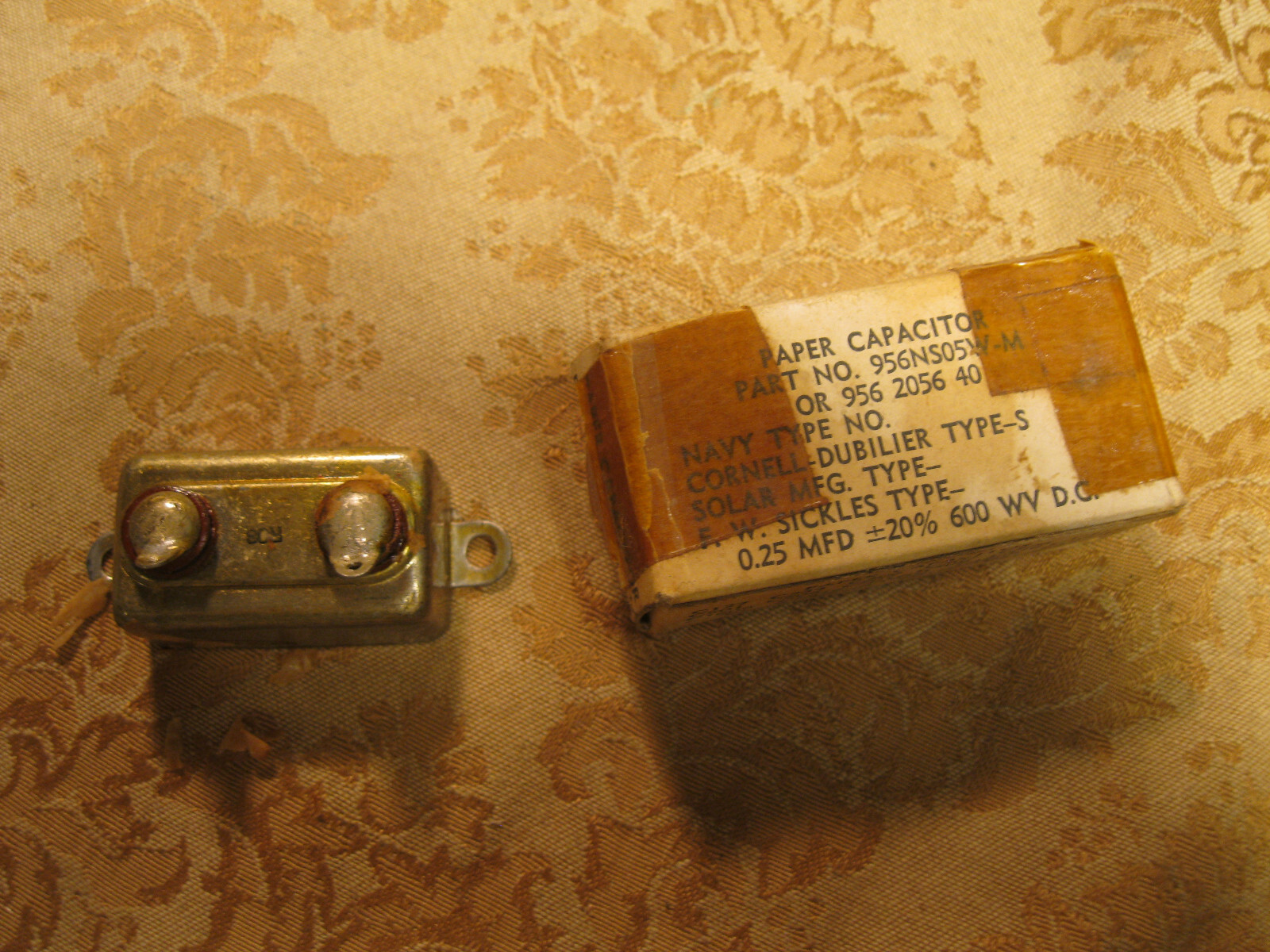 Assemblage De Condensateurs Cornell Dubilier IMS2015H33L 600V 15 KVAR Triphasé - Neuf (origine USA)