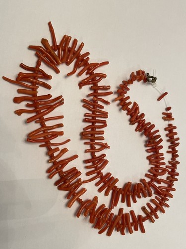 EDWARDIAN or ART DECO SALMON RED GRADUATED BRANCH TWIG CORAL NECKLACE WEIGHT 29g - Picture 5 of 10