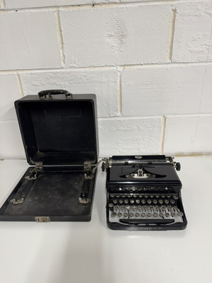 Royal Model O tragbare Schreibmaschine mit Koffer 30er Jahre Vintage gebraucht