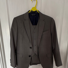 DEVICE Grey 3-Piece Suit. Boys Aged 10. Worn only once. Excellent condition