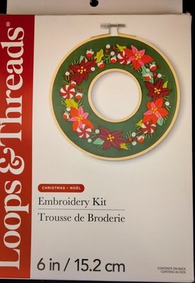 Loops & Threads ''Christmas Noel. Christmas Wreath'' Embroidery Stitch Kit 6'