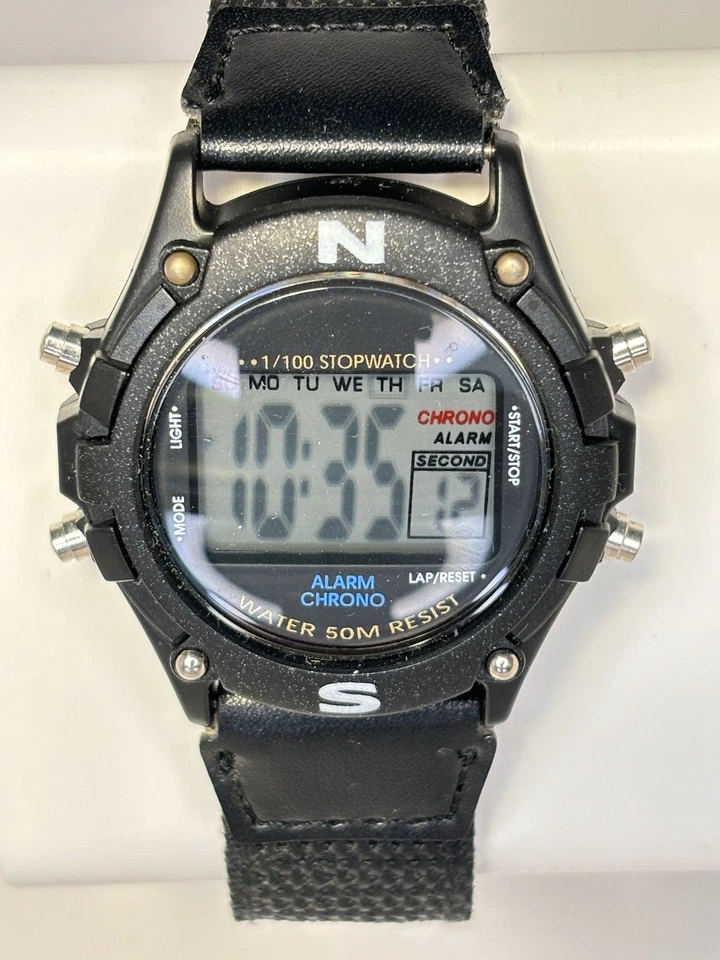 Reloj deportivo digital vintage, cronógrafo, alarma, esfera Lumi, día, regalos para él Foto 2 de 4