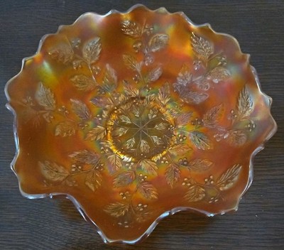 Fenton ''Holly & Berries'' Ringelblume Karneval Glas Rüschen Schale