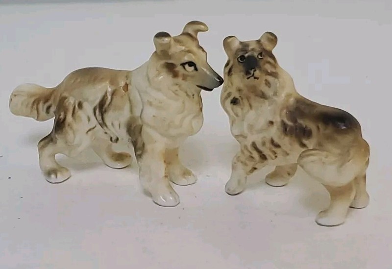 Miniature Collie Dog Figurines 1 5/8"