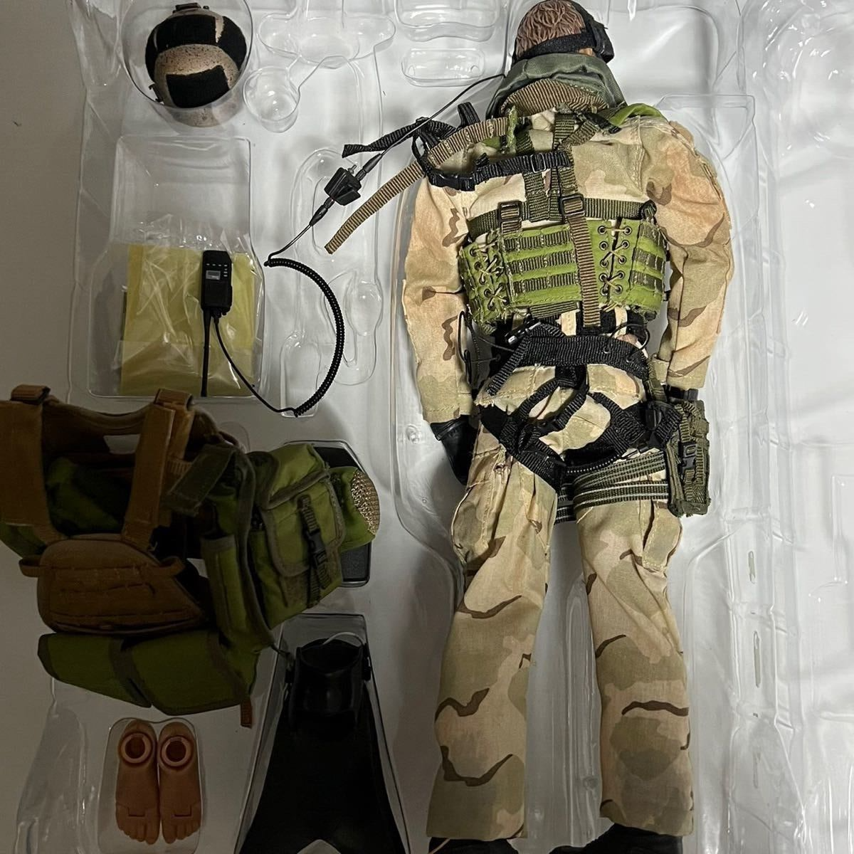 1:6 scale Hot Toys US Navy SEAL Water Edge Operation MK43 1:6 scale Hot Toys US Navy SEAL Water Edge Operation MK43
