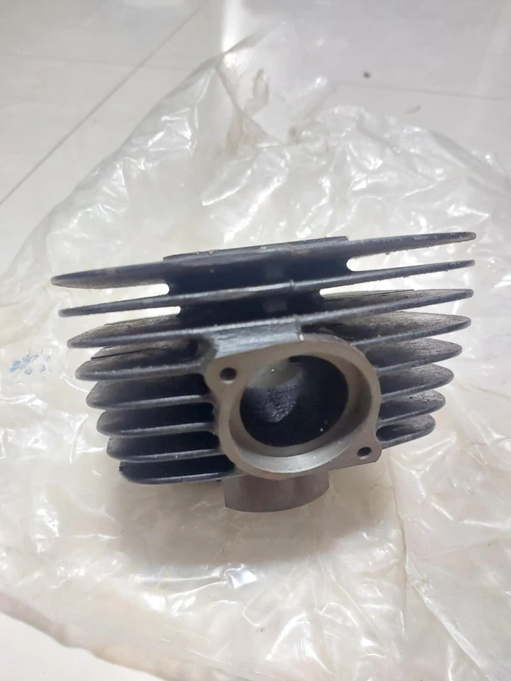 KAWASAKI 100CC. GA5-GA5A-G3E-G5-G3SS-G3TR CILINDRO GENUINO NOS JAPÓN 11005-075 Foto 3 de 4