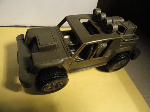 LARGE LOT OLDER MILITARY TOYS ALL TYPES 1-TANK , PLANES , CANNONS , JEEPS , - Picture 12 of 23