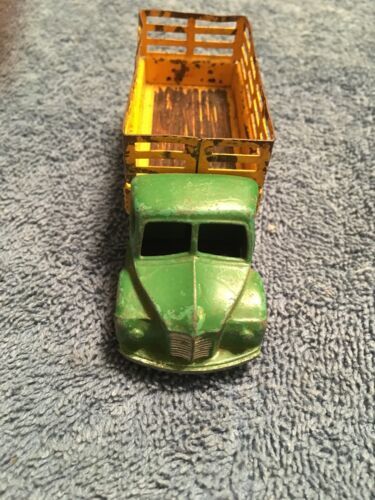 DINKY TOYS : Camion Amphibie militaire DUKW, réf.825, échelle 1/43ème, présenté dans