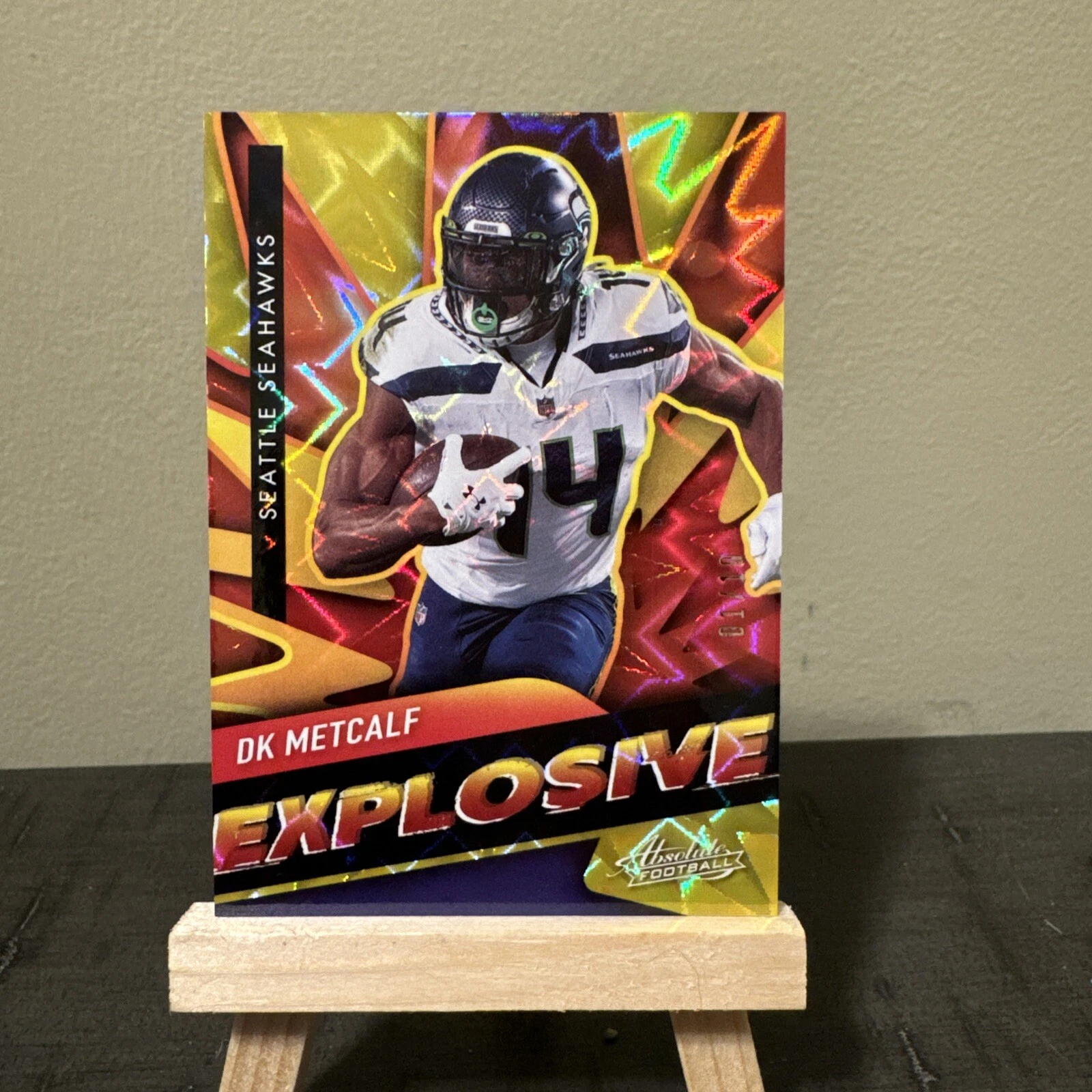 2021 Absolute DK Metcalf Gold Explosive CASE HIT 1/10 Seahawks 1st Off Print!