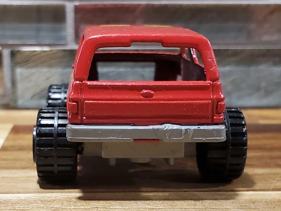 Vintage Matchbox Parasites Destructite Chevy Blazer 1985 Red Truck 4X4 - Image 4 of 4