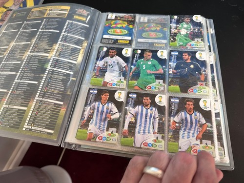 Carpeta de tarjetas coleccionables Panini AdrenalynXL Copa Mundial de Brasil 2014 con 193 tarjetas - Imagen 3 de 19