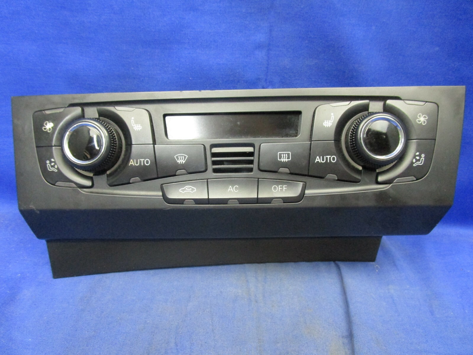 2010 Audi A5 AC Heat Climate Control Switch PN 8T1-820-043-AQ
