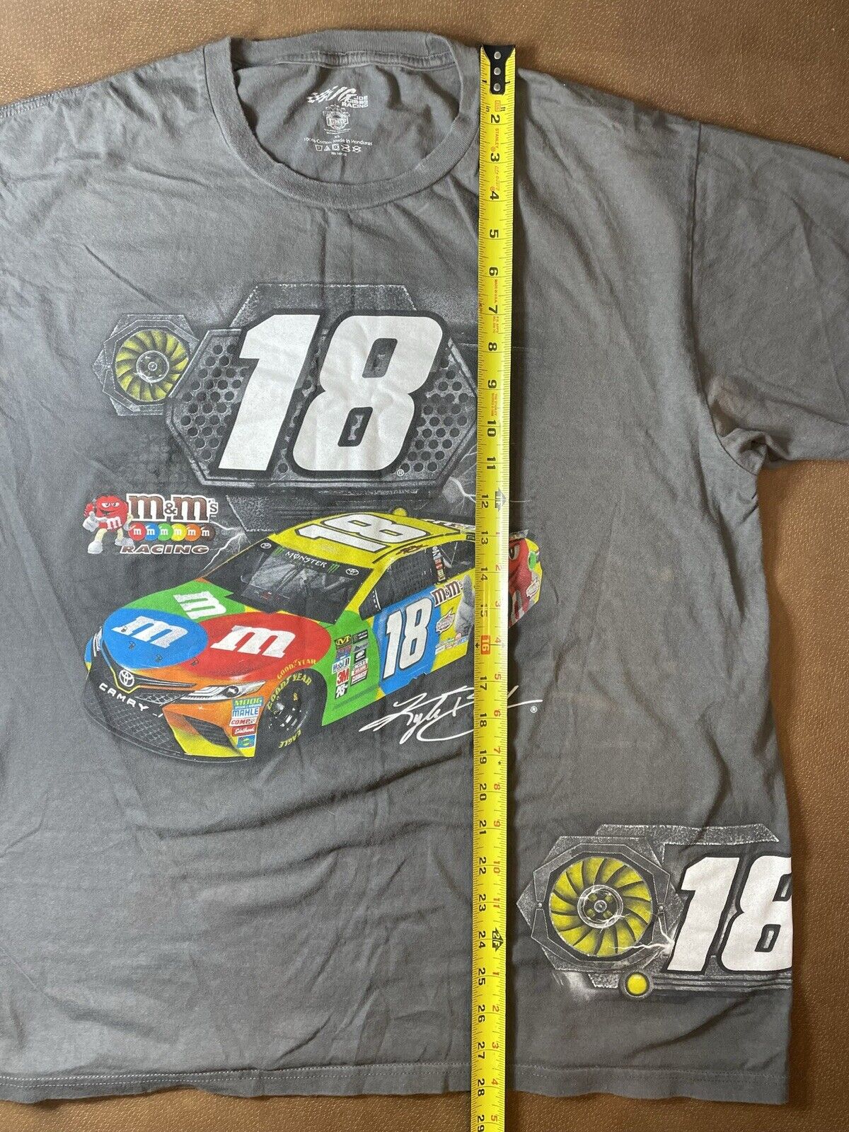 Kyle Busch M&M's #18 Joe Gibbs Racing Toyota T-shirt NASCAR Cup Series - XL