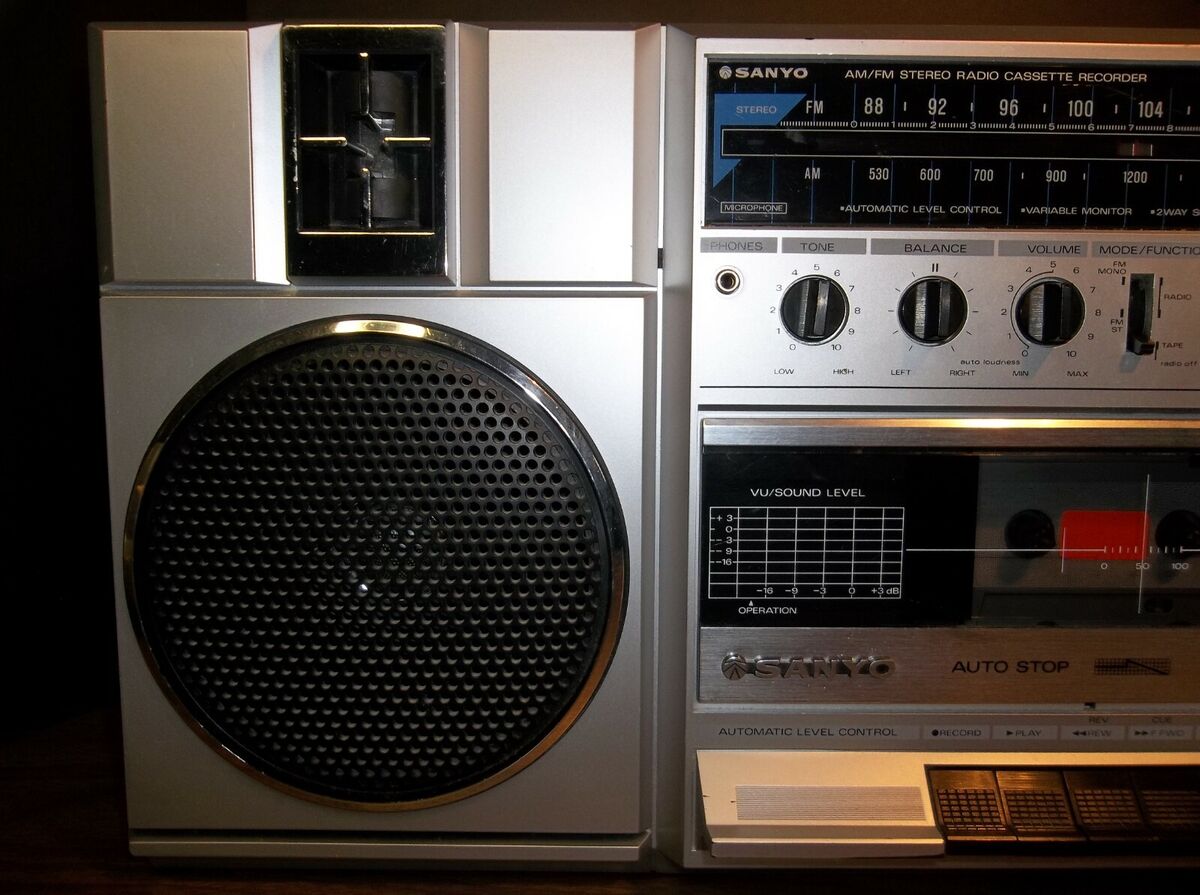 SANYO AM FM CASSETTE PORTABLE STEREO BOOMBOX GHETTO BLASTER SANYO AM FM CASSETTE PORTABLE STEREO BOOMBOX GHETTO BLASTER