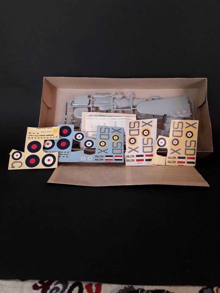 AIRFIX 04102-4 - HAWKER HURRICANE MK1  - 1/48 - Immagine 2 di 2