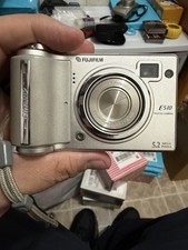 FUJIFILM FinePix E510 Silver 5.2MP Digital Camera - TESTED NO SD CARD