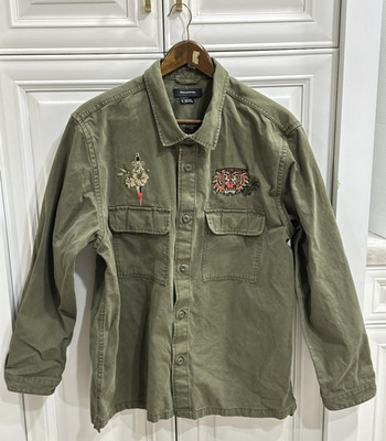 Urban Outfitters Mens Shirt  Jacket Chore Size XL Tiger & dagger Patches Green