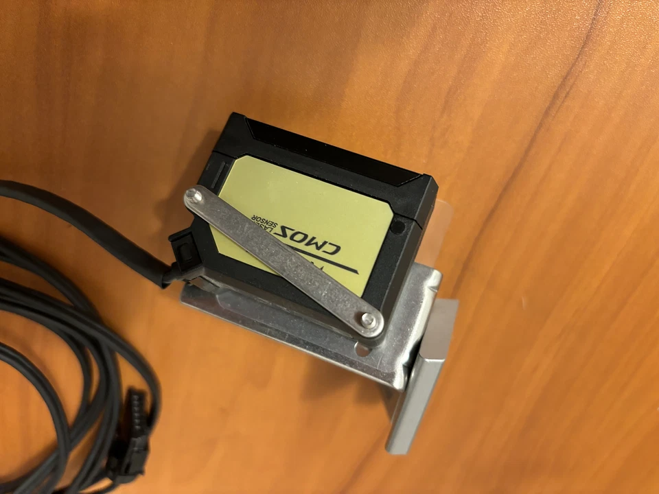 KEYENCE CMOS Laser Sensor Photoelectric Sensor GV-H130L - Image 4 of 4