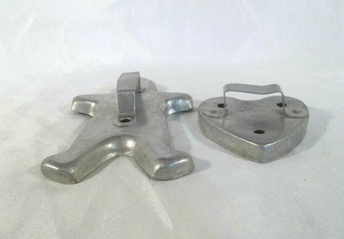 Vintage Aluminum Gingerbread Man and Heart Cookie Cutters - Picture 6 of 10