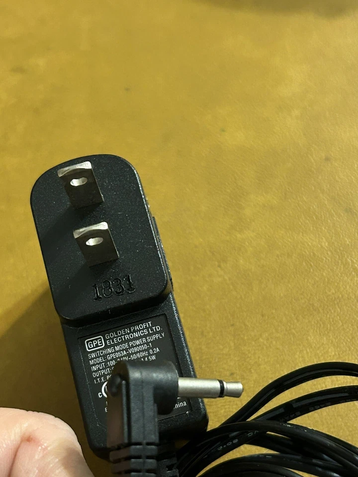 Adaptador de CA/CC para adaptador de corriente GPE Modelo: GPE053A-V090050-1 USADO Foto 3 de 3