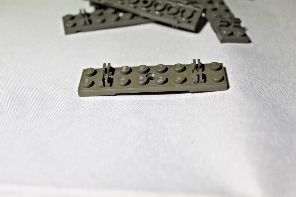 LEGO TRAINS  - LOT  DE 2 SACHETS DE TRAVERSES GRISES POUR RAILS 6 OU 12 VOLTS - Photo 3/3