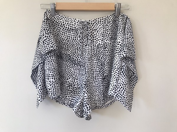 THE FIFTH Designer-inspired High Waisted Shorts Size S Black White Spot Print