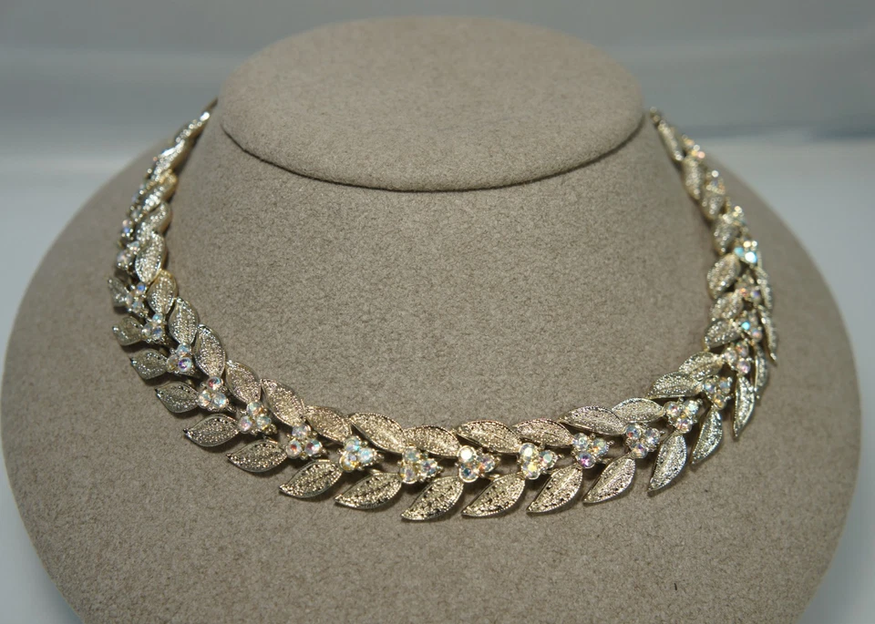 CORO Vintage Gold Tone Hinged Leaf Aurora Borealis Crystal Stone Choker Necklace - Image 3 of 4