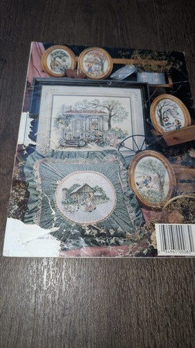 18 Vintage Cross Stitch Booklets Patterns Hummel Precious Moments Leisure Arts - Picture 11 of 11