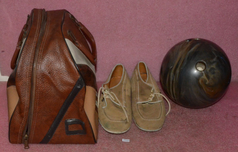 Vintage Ebonite Maxim IV Bowling Ball With Size 10 Shoes.
