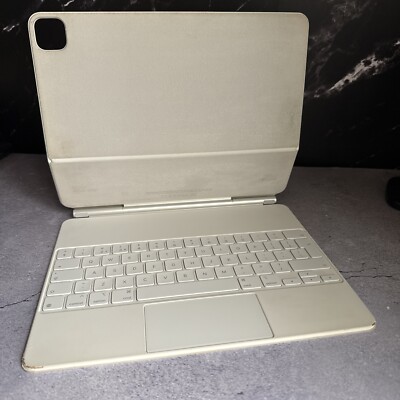 iPad 12.9インチMagicKeyboard MJQK3J/A A2480 s-l400.jpg