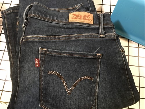 Levi's Womens Perfectly Slimming 512 