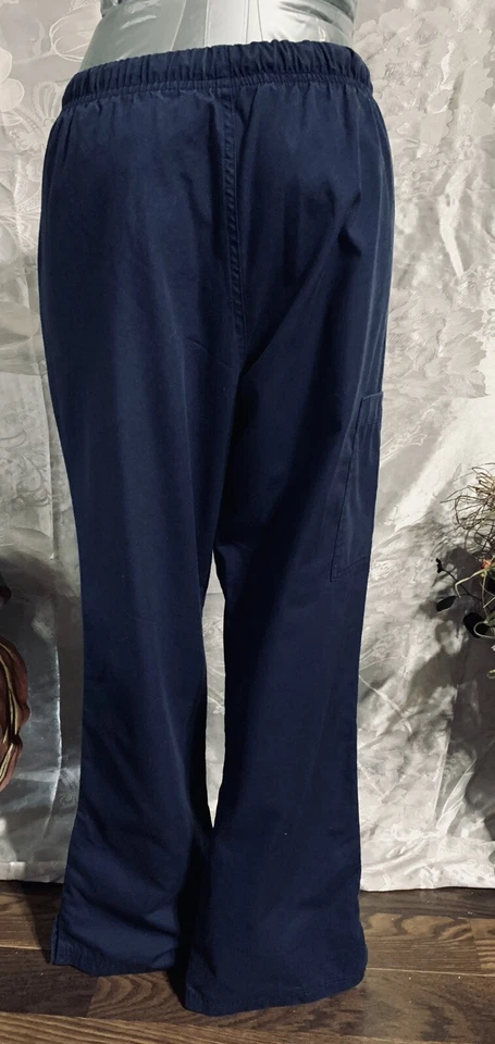 EXFOLIANTES MÉDICOS DE ENFERMERÍA MELOCOTONES SPORT TALLA PEQUEÑA AZUL MARINO TRABAJO PARA MUJER Foto 3 de 4