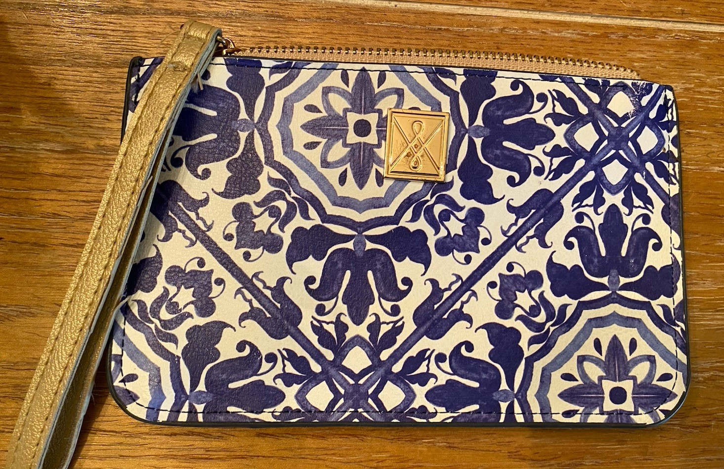 Michelle McDowell Handbag Womens Blue & White Print Wristlet