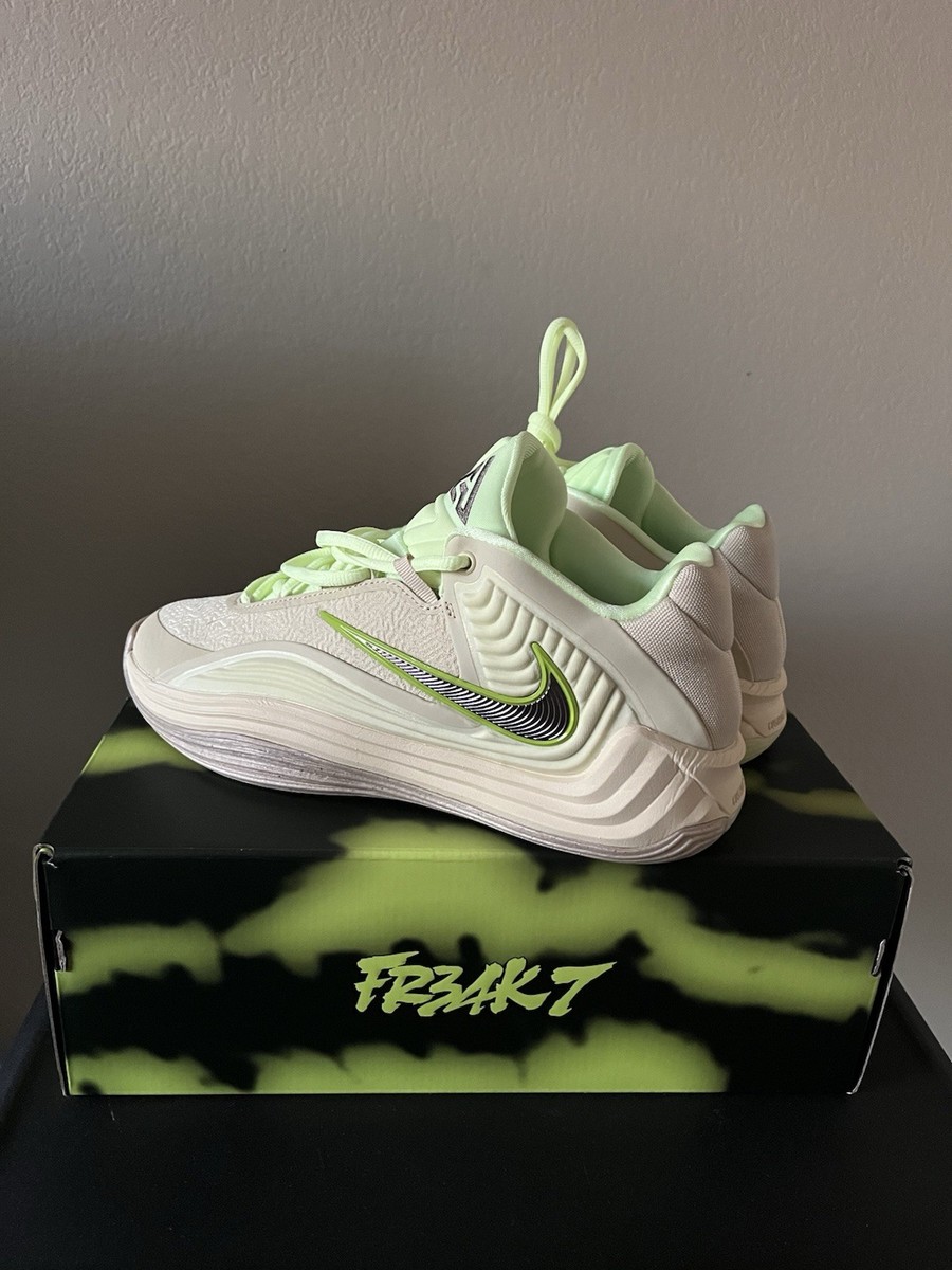 Nike Giannis Freak 7 LE Light Green Beige Basketball Low Top  display picture 1