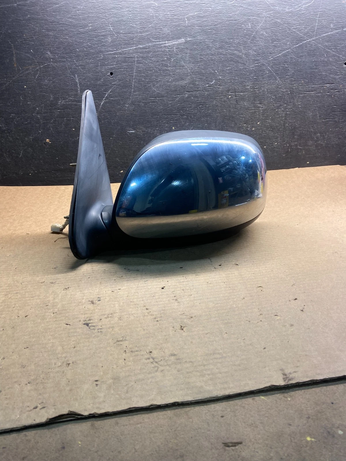 2001 to 2006 Toyota Sequoia Left Driver View Door Mirror OEM Z9209 MS