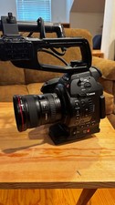 Canon EOS C100 Cinema Camera  Canon 17-40mm f/4L Lens  R DE Mic  Pelican Case