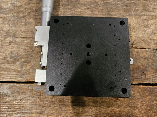 MELLES GRIOT 120mm x 120mm LINEAR STAGE W/ MITUTOYO 0.01mm 0-50mm (IN29S1B2)