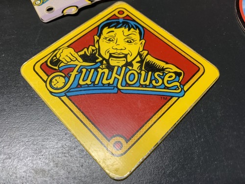 Williams Fun House Pinball Machine Promo Plastics Key Chain Fob + Speaker Cutout - Picture 2 of 4