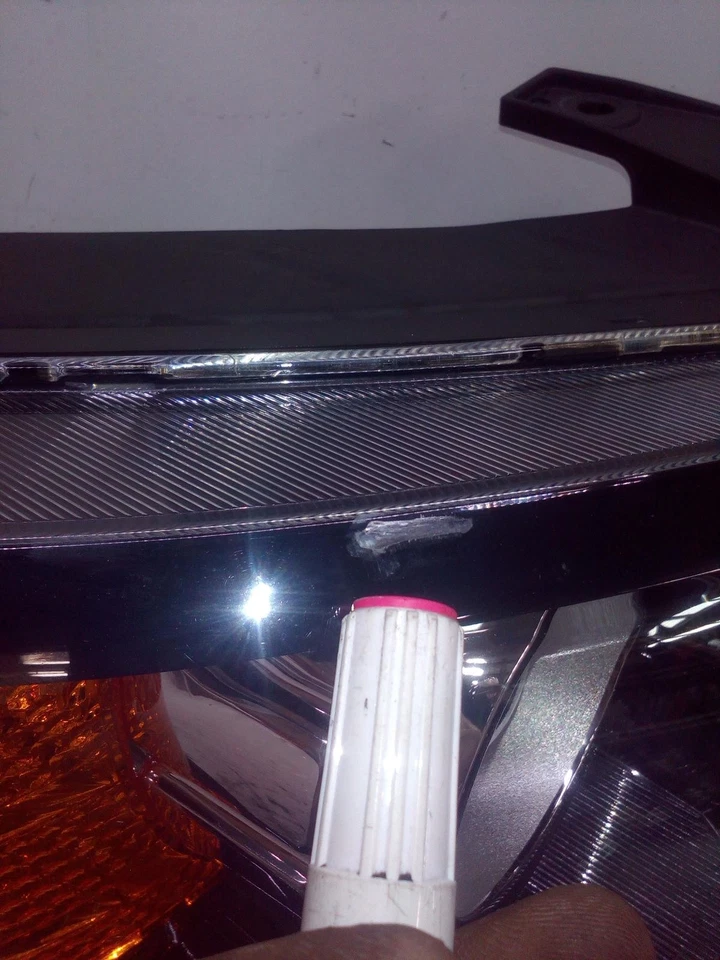 KIA SORENTO XM 10/2010-09/2012 RIGHT FRONT HEADLIGHT HALOGEN TYPE - image 3 of 4