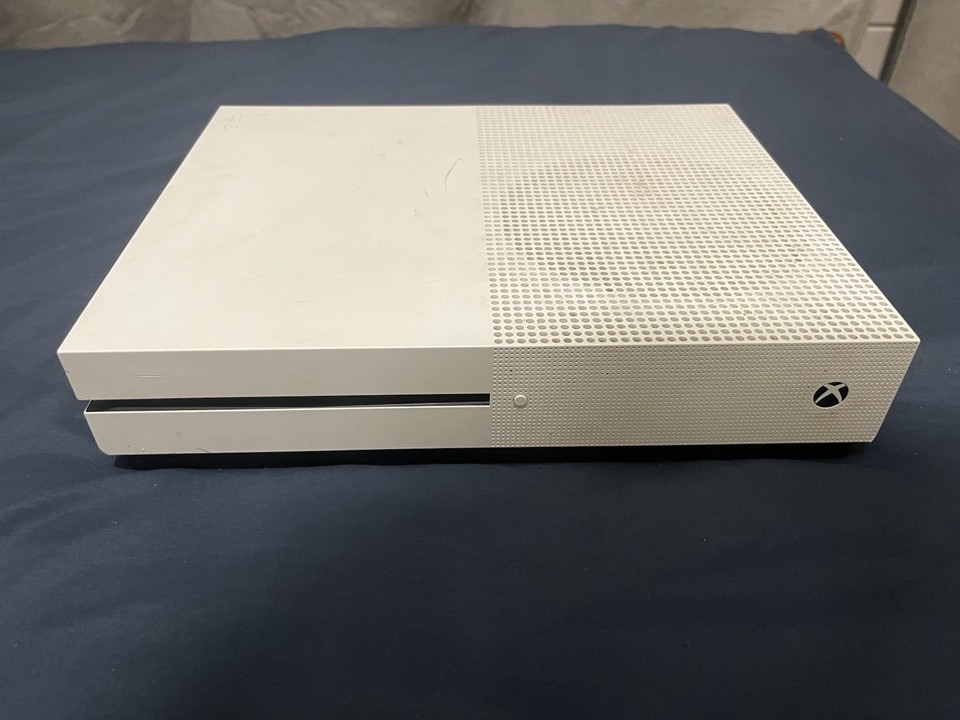 Microsoft Xbox One S 500GB White Home Gaming Console Controller with