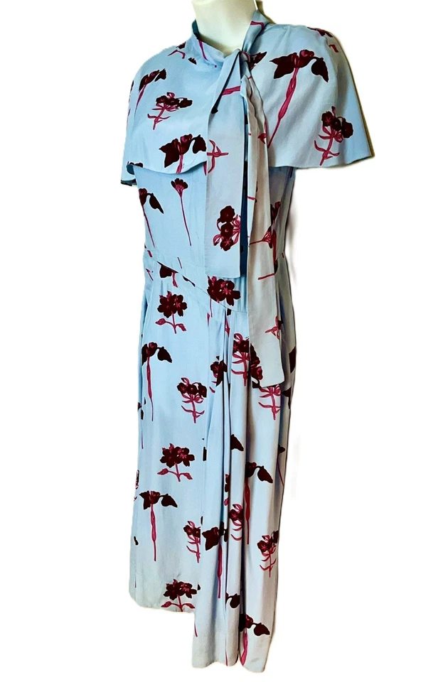 Vestido azul floral de seda Prada tamanho IT44 - Imagem 2 de 4