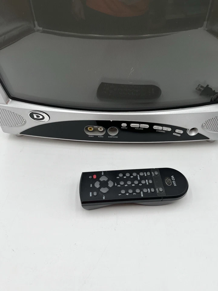 Vintage Durabrand 13" TV DWT1304 Tested With Remote - Image 2 of 4