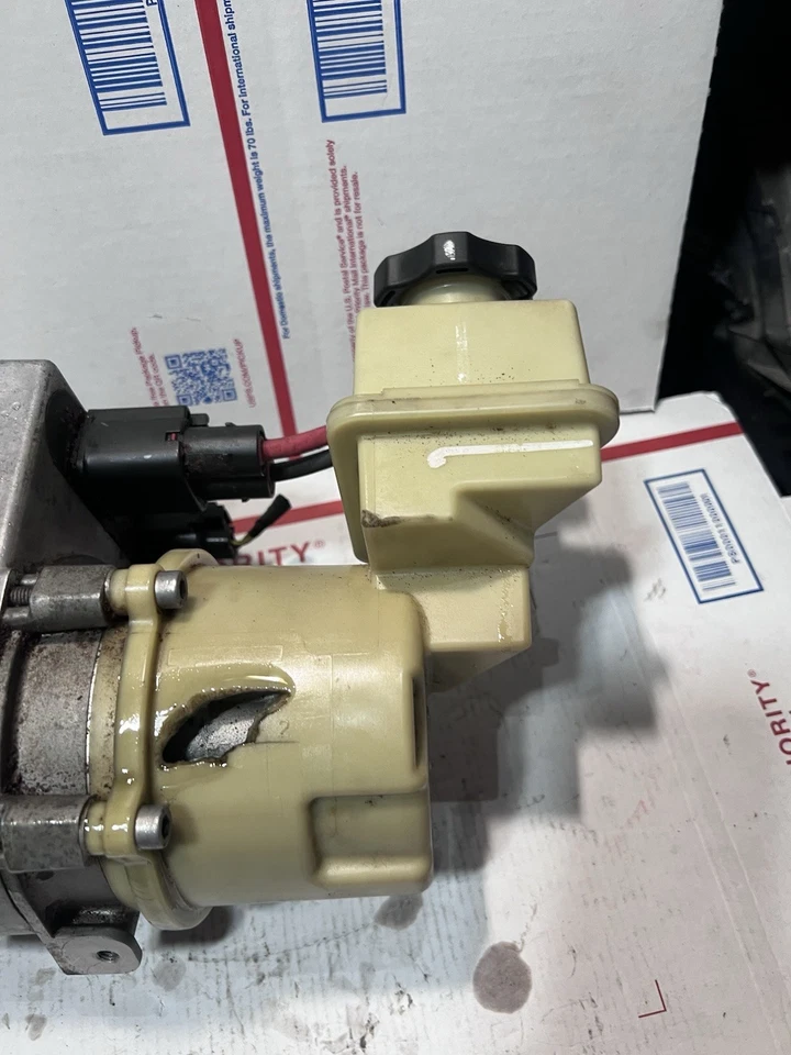 Насос гидроусилителя руля 11-14 Dodge Charger Chrysler 300 3,6 л 5,7 л P68059524AE от оригинального производителя - Изображение 2 из 4