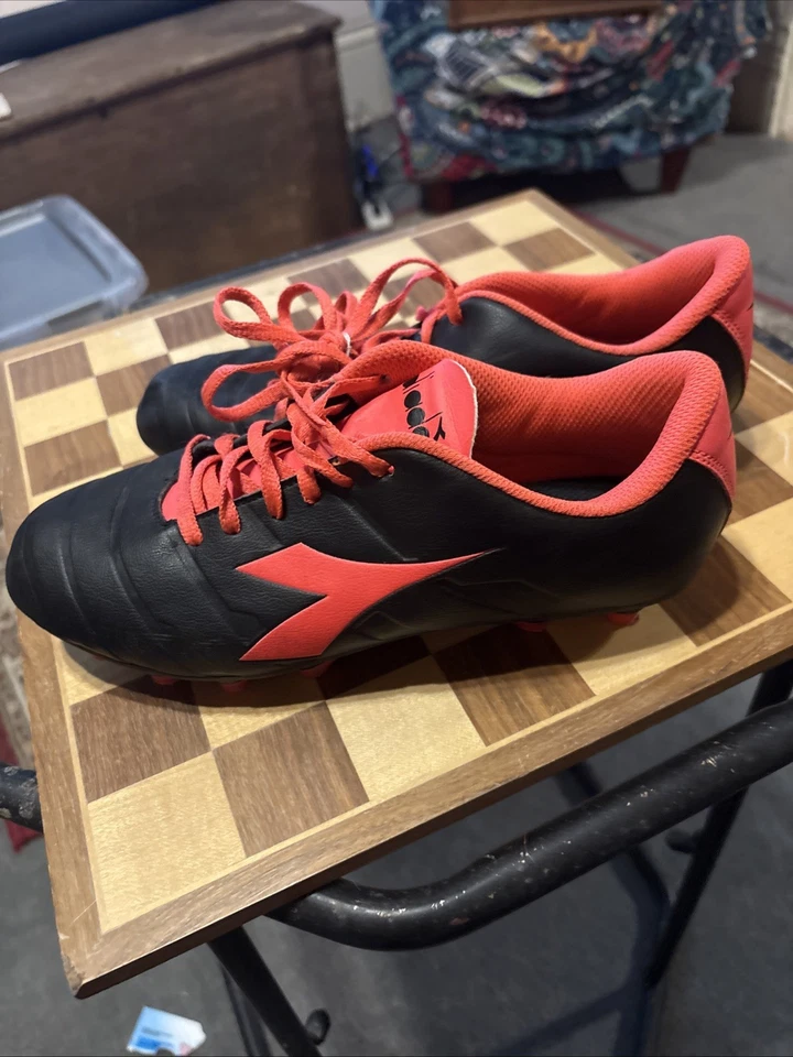 Botines de fútbol Diadora para hombre talla 6 rojos/negros zapatos deportivos con cordones Foto 2 de 4