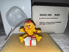 1993 DISNEY JIM HENSON’S SESAME STREET “RUBY”CHRISTMAS ORNAMENT #26232 009 W/BOX